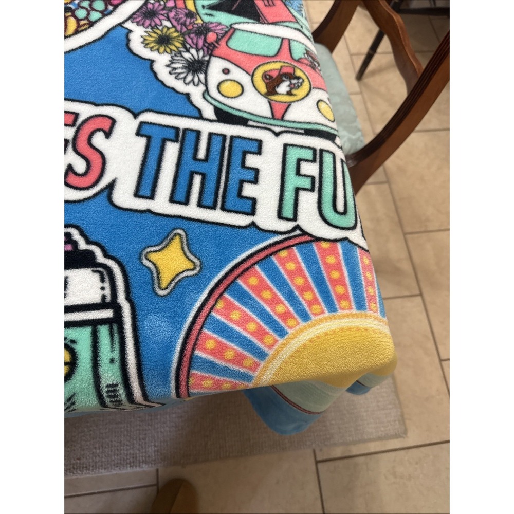 Buc-ees Plush Throw Blanket Here Comes The Sun Cozy Fleece Colorful Unique - Picture 5 of 7